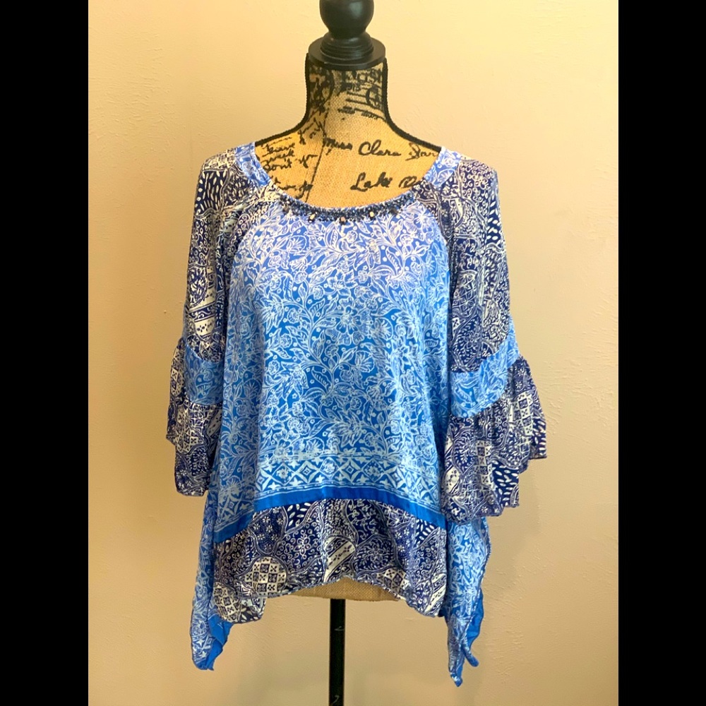 Basil and Maude silk top black / blue size S